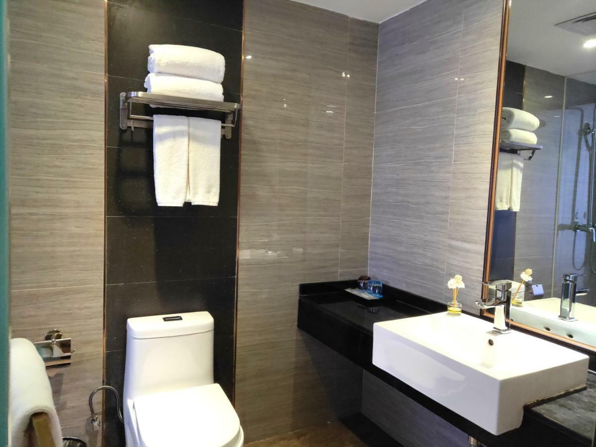 Lnsail Hotel Shenzhen Luohu Port Railway Station Exterior foto